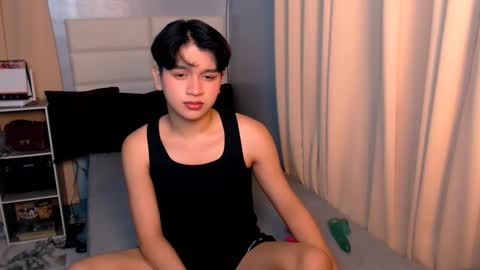 queen lux online show from March 6, 2025, 2:18 pm