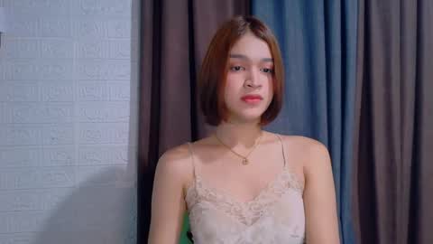 queen lux online show from April 14, 2026, 2:56 pm