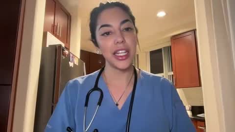 luxcher22 online show from February 5, 2025, 3:13 am