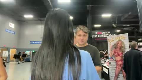 luxcher22 online show from October 25, 2025, 6:13 pm