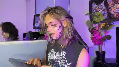 Luxiel 3 online show from November 26, 2025, 10:55 pm