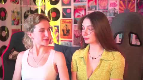 Snapshot of luxrayi chatting on January 11, 2025, 12:12 am Ray online show from January 11, 2025, 12:12 am