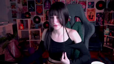 Snapshot of luxrayi chatting on February 1, 2025, 9:19 pm Ray online show from February 1, 2025, 9:19 pm