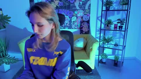 Snapshot of luxrayi chatting on February 21, 2025, 12:38 am Ray online show from February 21, 2025, 12:38 am