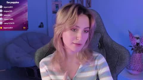 Snapshot of luxrayi chatting on February 25, 2025, 9:24 pm Ray online show from February 25, 2025, 9:24 pm