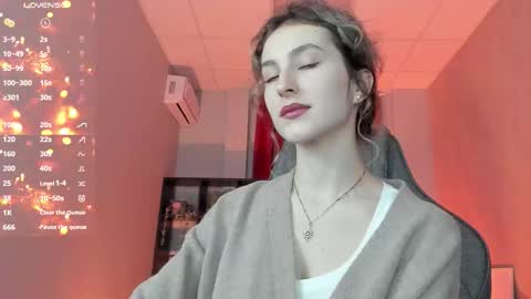 Snapshot of luxrayi chatting on November 5, 2025, 2:44 am Ray online show from November 5, 2025, 2:44 am