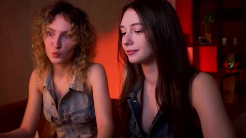 Snapshot of luxrayi chatting on December 5, 2025, 3:04 am Ray online show from December 5, 2025, 3:04 am