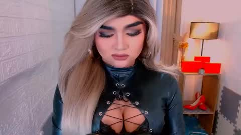 Sasha Blaire online show from November 14, 2025, 8:35 am