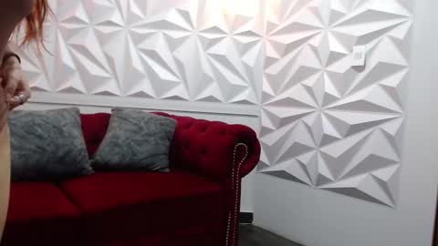 Luxury online show from December 3, 2025, 6:39 pm