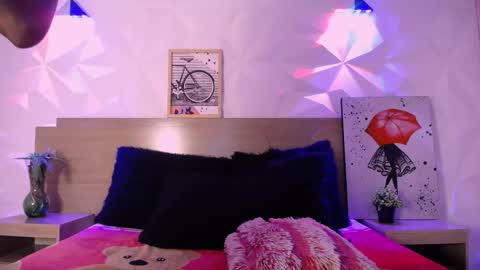 Snapshot of luxury_couple_01 chatting on February 2, 2026, 12:53 am luxury_couple_01 online show from February 2, 2026, 12:53 am