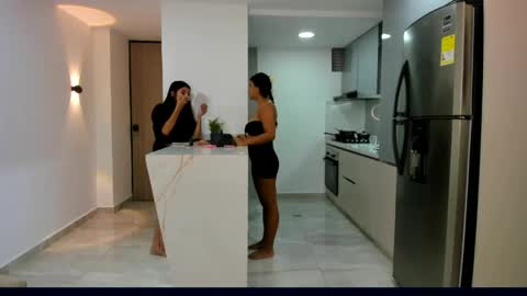 luxury_pleasure_ii online show from April 29, 2026, 4:05 am
