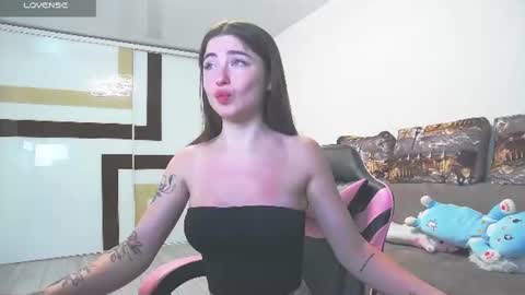 Snapshot of luxuryalma18 chatting on June 27, 2026, 5:23 am Alma online show from June 27, 2026, 5:23 am