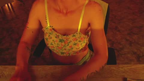 Liss online show from March 28, 2026, 3:28 am