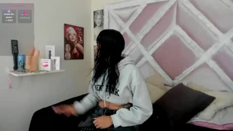 Lux online show from March 21, 2026, 1:48 pm