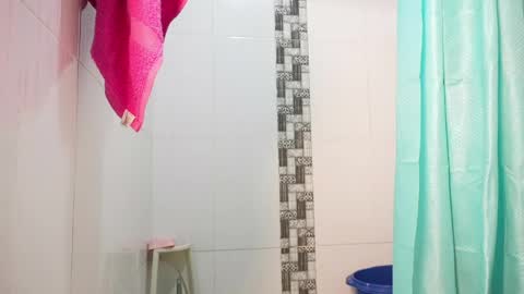Snapshot of luz_celeste_ chatting on May 17, 2026, 2:31 am Luz online show from May 17, 2026, 2:31 am