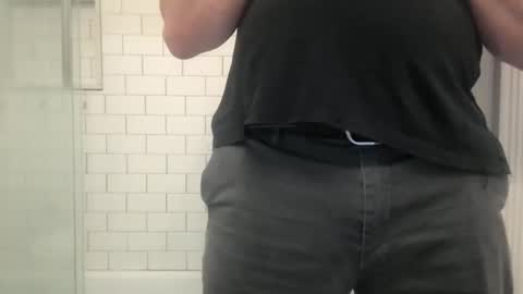 lvguynextdoor440656 online show from December 16, 2025, 1:32 am