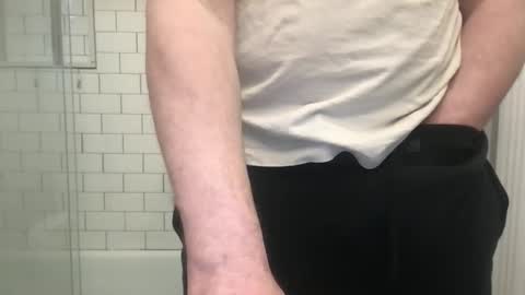 lvguynextdoor440656 online show from April 3, 2026, 9:02 pm