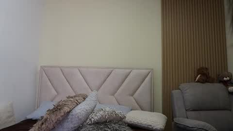 Snapshot of lya_aron_couple chatting on June 22, 2026, 5:21 pm lya_aron_couple online show from June 22, 2026, 5:21 pm
