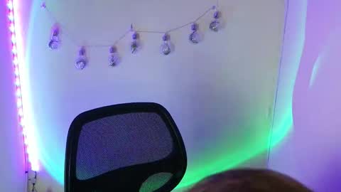 Call me Lia  online show from December 3, 2025, 9:13 pm