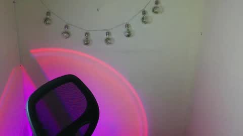 Snapshot of lya_ch chatting on April 27, 2026, 9:46 pm Call me Lia online show from April 27, 2026, 9:46 pm