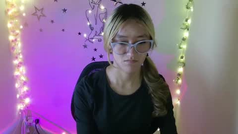 Snapshot of lya_ch chatting on May 12, 2026, 11:35 pm Call me Lia online show from May 12, 2026, 11:35 pm