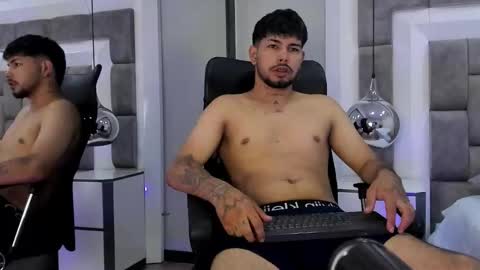 lyam_saenz online show from November 11, 2025, 7:58 pm