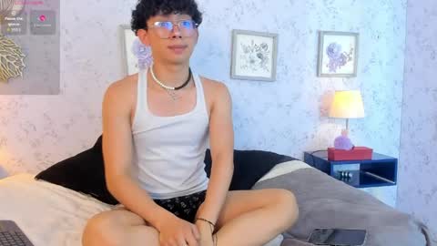 Lyan online show from March 31, 2026, 7:36 pm