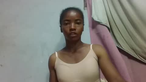 lydie856696 online show from April 21, 2026, 2:51 am