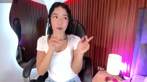 Lyhana Lee online show from September 27, 2025, 12:43 pm