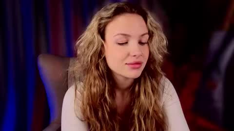 simply Eliza  online show from September 28, 2025, 7:03 am