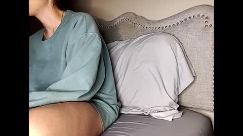 Olivia online show from December 2, 2024, 3:26 am