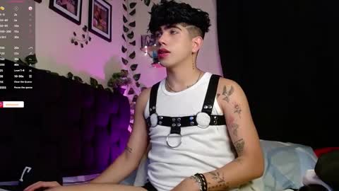 Lyle Bennett Freelance Model online show from February 9, 2025, 10:20 am