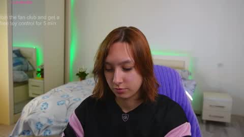 Lylian online show from October 12, 2025, 7:07 am