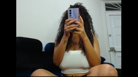 lylii_evans online show from February 5, 2025, 2:19 am