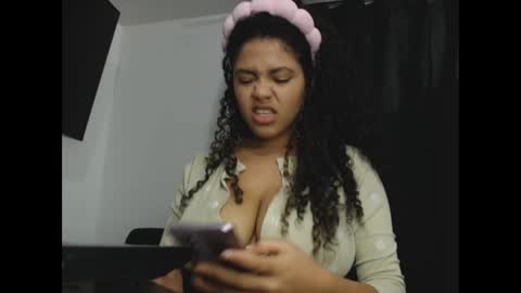 lylii_evans online show from February 24, 2025, 5:00 am