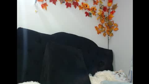 lylii_evans online show from September 18, 2025, 1:18 am