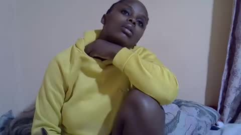 lyn_anna online show from September 18, 2025, 8:44 pm