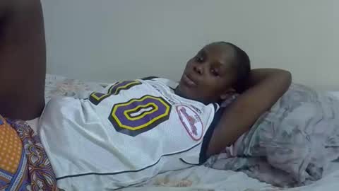 lyn_anna online show from June 5, 2026, 2:34 pm