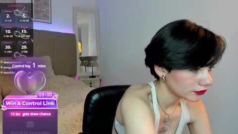 Snapshot of lyn_lebelle chatting on December 19, 2024, 1:40 pm Lyn online show from December 19, 2024, 1:40 pm