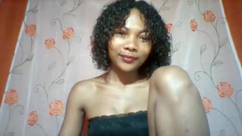 lyndah19 online show from November 26, 2025, 8:48 am