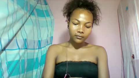 lyndah19 online show from December 20, 2025, 2:02 pm