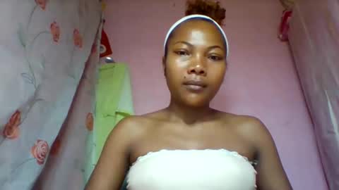 lyndah19 online show from February 7, 2026, 2:21 pm