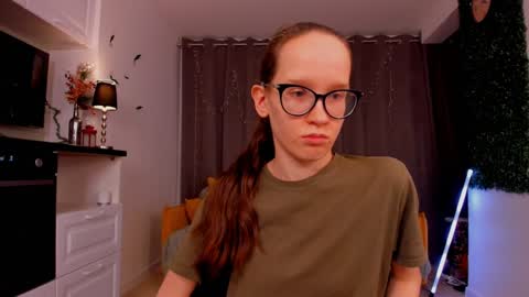 Sara online show from February 1, 2025, 1:23 am