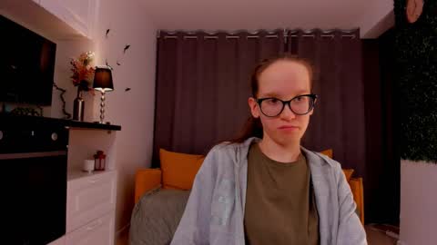 Sara online show from February 22, 2025, 10:20 pm