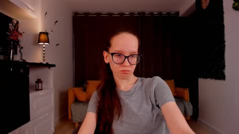 Sara online show from March 8, 2025, 4:06 pm