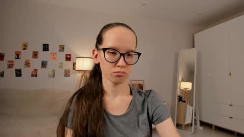 Sara online show from March 9, 2025, 10:19 pm