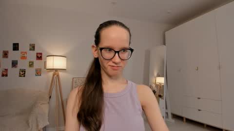 Sara online show from March 10, 2025, 10:24 pm