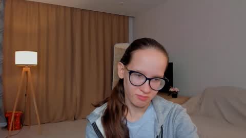 Sara online show from September 10, 2025, 4:07 pm