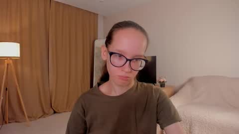 Sara online show from October 21, 2025, 4:51 pm