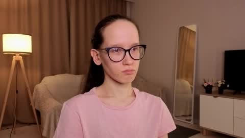 Sara online show from April 19, 2026, 6:10 pm